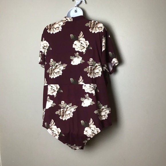 Belle TWEED Floral Keyhole Short Sleeve Bodysuit - Picture 3 of 5